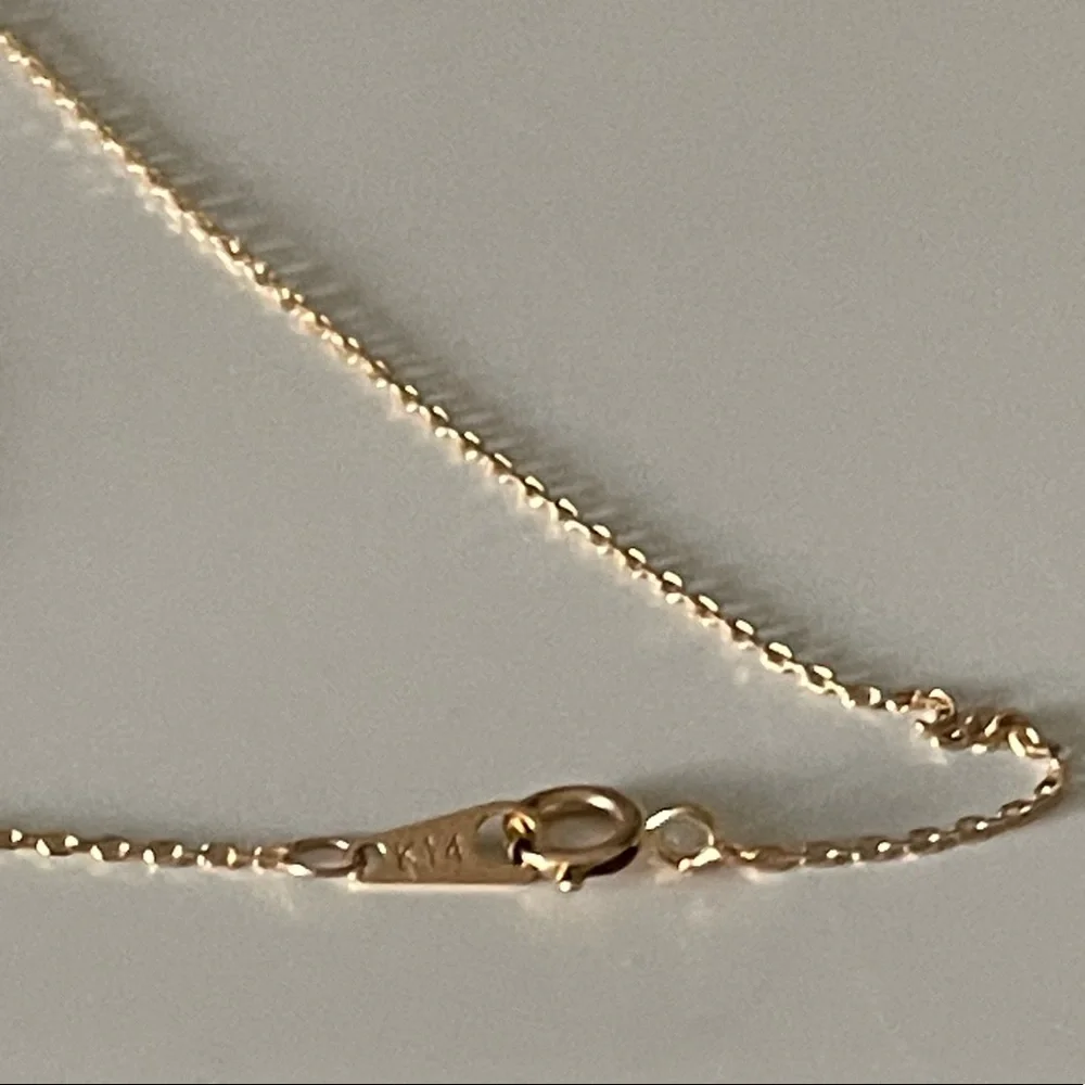 Solid 14k Gold Malachite Clover Necklace - Picture 3 of 4